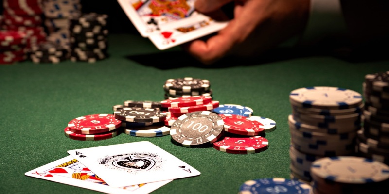 Kinh nghiệm chơi Poker hiệu quả từ các tay cược chuyên nghiệp