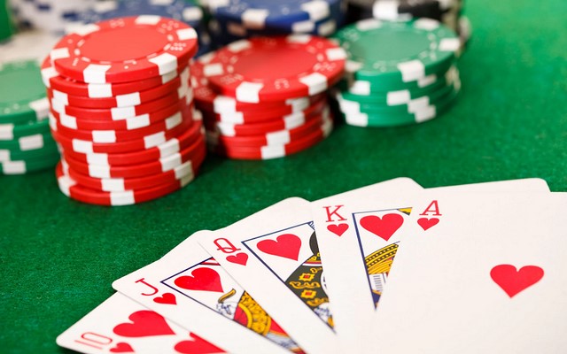 Cách chơi bài Poker tại vòng thứ 3